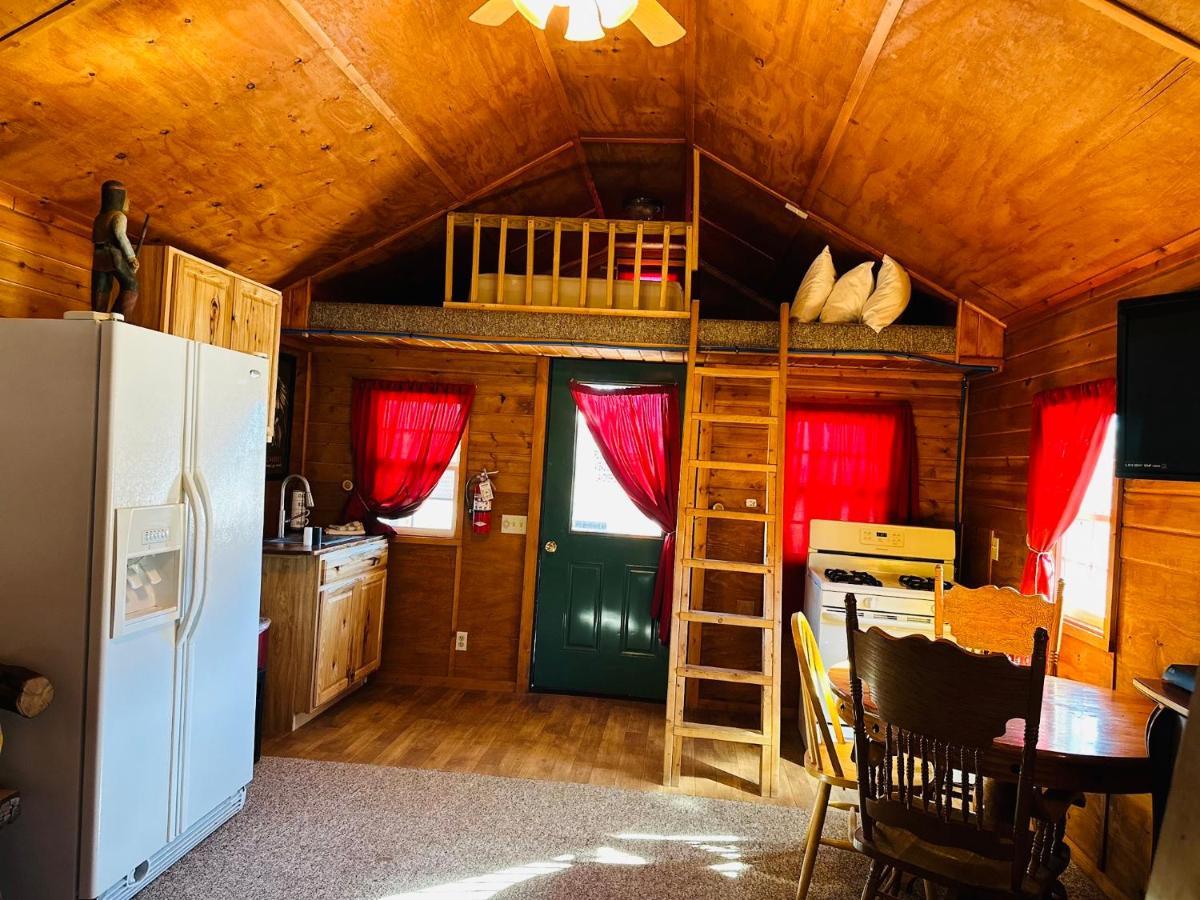 Country * Chariton